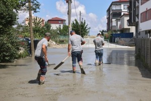 Başkan Çetin, Üstyapı Çalışmaları ve Kazak Gölü Mesire Alanı’nda İncelemelerde Bulundu
